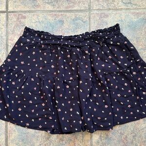 american eagle large floral light weight shorts with pockets